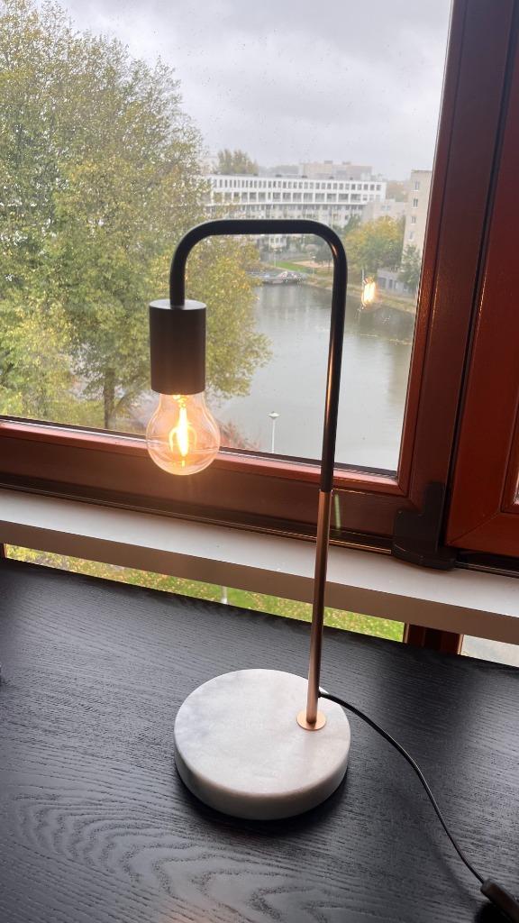 Table Lamp with Marble Base and Bulb Included, Huis en Inrichting, Lampen | Tafellampen, Zo goed als nieuw, 50 tot 75 cm, Metaal