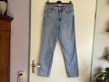 Jeans ONLY beschikbaar voor biedingen