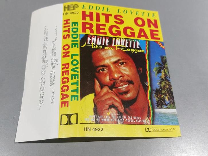 EDDIE LOVETTE - HITS ON REGGAE (CASSETTEBANDJE), Cd's en Dvd's, Cassettebandjes, Zo goed als nieuw, Origineel, Overige genres