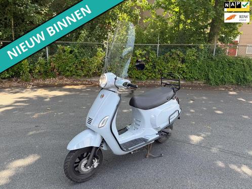 DTS Snorscooter Milano NETTE SCOOTER RIJDT TOP, Fietsen en Brommers, Snorfietsen en Snorscooters, Gebruikt, Overige merken, Benzine