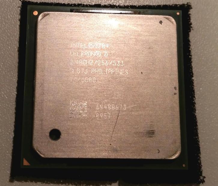 Intel Celeron D 320 2.4 Ghz - SL87J, Computers en Software, Processors, Gebruikt, 2 tot 3 Ghz, Ophalen of Verzenden