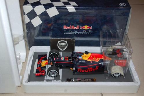 RED BULL RB12 Ricciardo Spanish GP Minichamps zie info WRH, Hobby en Vrije tijd, Modelauto's | 1:18, Zo goed als nieuw, Auto, MiniChamps