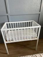 Wit Babywiegje / babybedje inc matras en Aerosleeptopper, Kinderen en Baby's, Babywiegjes en Ledikanten, Ophalen, Gebruikt, Ledikant