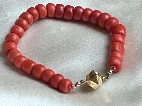 Prachtige Armband 100% echte Bloedkoralen mooi Gouden slot, Sieraden, Tassen en Uiterlijk, Armbanden, Zo goed als nieuw, Zilver