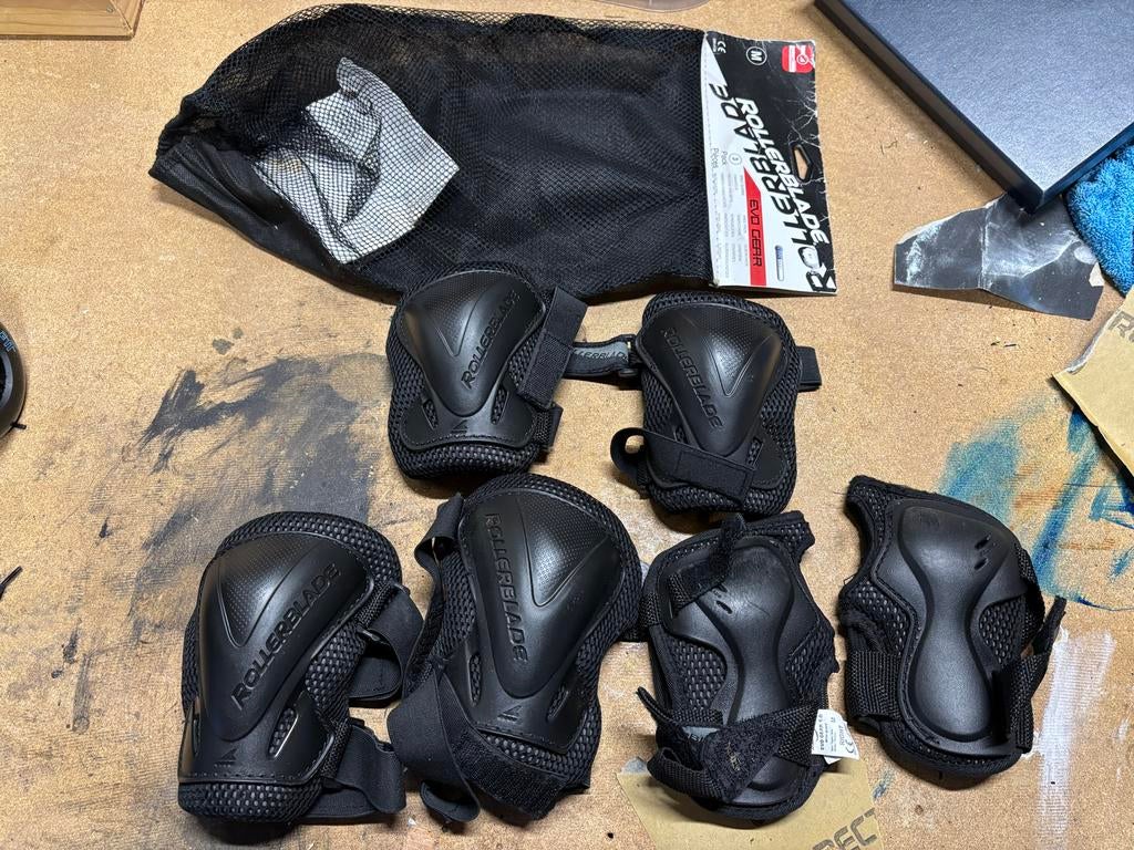 Rollerblade beschermingsset – knie,elleboog&polsbeschermers, Sport en Fitness, Skeelers, Zo goed als nieuw, Bescherming, Overige merken