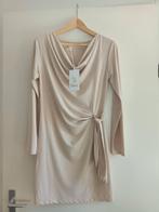 New beige dress size S/M, Ophalen of Verzenden, Nieuw, Beige