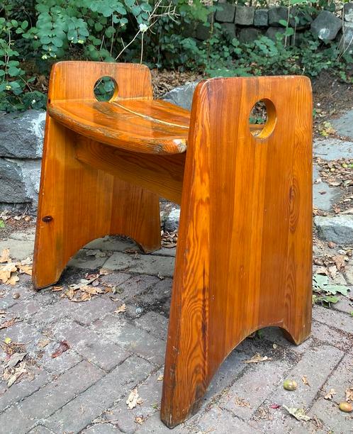 Gilbert Marklund houten kruk jaren 70 brutalistisch, Antiek en Kunst, Antiek | Meubels | Stoelen en Banken, Ophalen of Verzenden