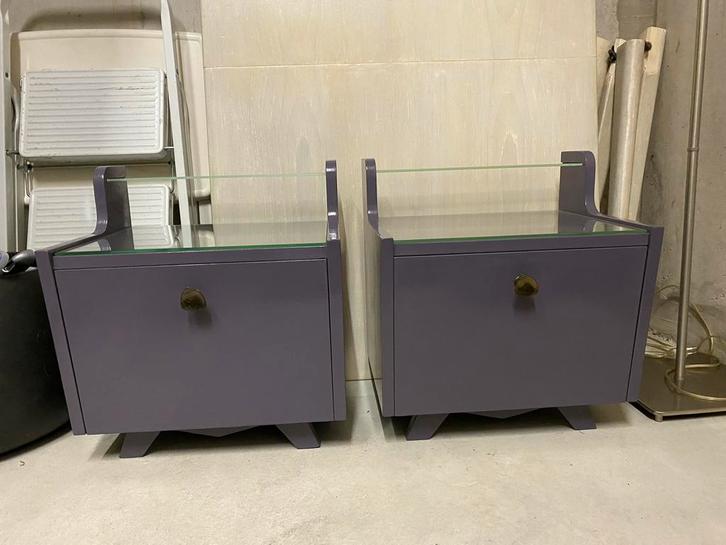 Nachtkastjes met glasplaten (2), Huis en Inrichting, Slaapkamer | Nachtkastjes, Zo goed als nieuw, Minder dan 55 cm, Minder dan 45 cm