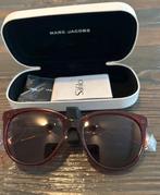 Marc Jacobs zonnebril 445/S, Sieraden, Tassen en Uiterlijk, Zonnebrillen en Brillen | Dames, Nieuw, Zonnebril, Verzenden, Rood