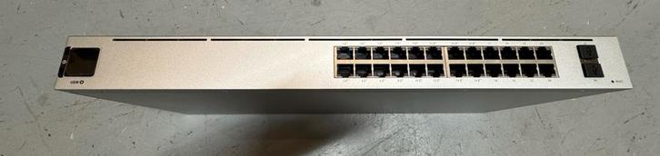 Ubiquiti USW-24-PoE Switch - 24 poorten, Computers en Software, Netwerk switches, Zo goed als nieuw, Ophalen of Verzenden