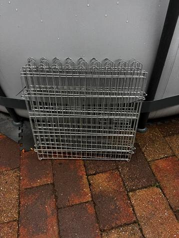 Buiten ren, 6 stuks eentje met deurtje erin beschikbaar voor biedingen