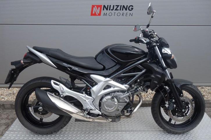 SUZUKI GLADIUS (bj 2010), Motoren, Motoren | Suzuki, Bedrijf, Naked bike, 2 cilinders