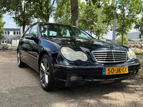Mercedes-Benz C-Klasse 2.0 C180 Sedan 2002 Blauw, Auto's, Mercedes-Benz, Particulier, C-Klasse, Airbags, Alarm, Metallic lak, Radio