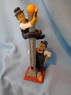 Laurel en hardy beeldje, Verzamelen, Speldjes, Pins en Buttons, Ophalen of Verzenden, Sport
