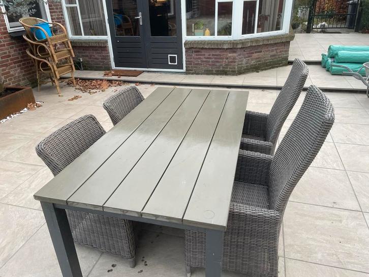 Tuintafel met 4 stoelen (2 verstelbaar), Tuin en Terras, Tuintafels, Gebruikt, Rechthoekig, Ophalen