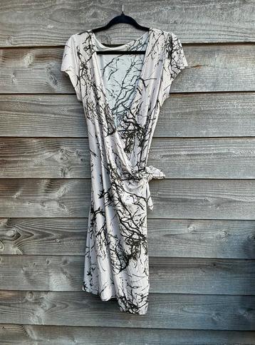 WE Fashion VIVA Print wikkeljurk maat L beschikbaar voor biedingen