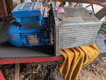 Hydrauliek unit. Houtklover beschikbaar voor biedingen