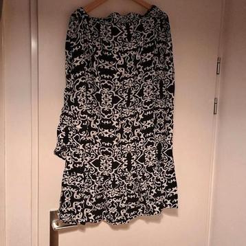 Leuke zwart-wit rok met rouches - mt 50/52 en 58 beschikbaar voor biedingen