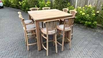 Unieke Teakhouten bar tafel met 8 krukken beschikbaar voor biedingen