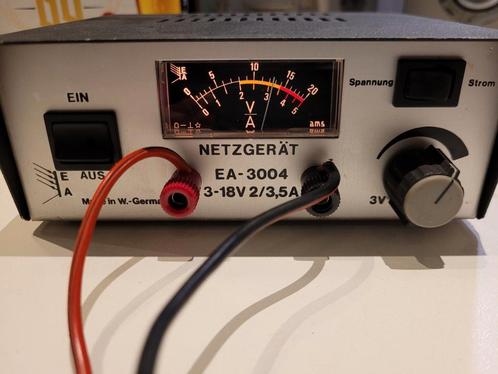 Voeding Netzgerat EA-3004 instelbaar 3v tot 18v 2/3,5A, Doe-het-zelf en Verbouw, Meetapparatuur, Zo goed als nieuw, Ophalen