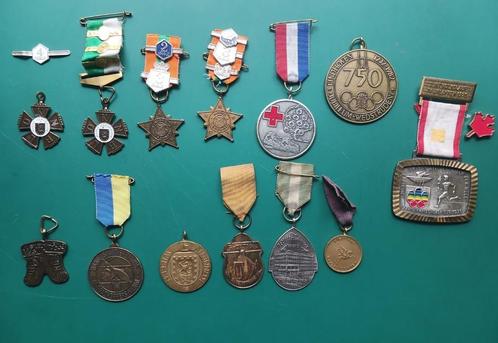 13 oude wandelsport medailles o.a. Airborne Trouw Montreal, Postzegels en Munten, Penningen en Medailles, Overige materialen, Nederland