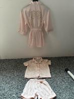 Angel’s face pyjama met bijpassende badjasje 2/3 jaar., Nacht- of Onderkleding, Meisje, Ophalen of Verzenden, Zo goed als nieuw