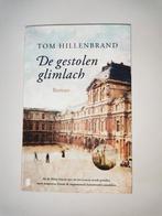 Tom Hillenbrand - De gestolen glimlach, Gelezen, Ophalen of Verzenden, Tom Hillenbrand, Nederland
