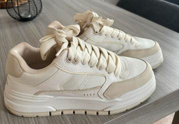 Nette damesschoenen maat 41 beschikbaar voor biedingen