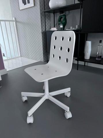 Ikea houten kinder bureaustoel, wit, in hoogte verstelbaar. beschikbaar voor biedingen