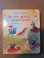 Mies van Hout - Op een grote paddenstoel, boekje met.CD, Ophalen of Verzenden, Zo goed als nieuw, Mies van Hout
