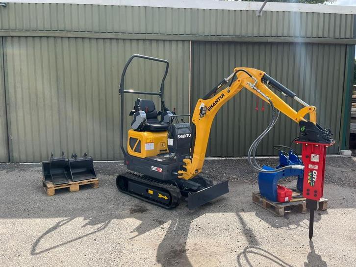 Verhuur Minigraver, Diensten en Vakmensen, Tuinmannen en Stratenmakers, Bestrating, Hekwerk of Schuttingen, Tuin- of Vijveraanleg