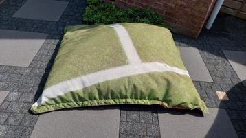 Gratis Zitzak - Grasveld Design beschikbaar voor biedingen