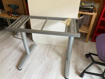 IKEA Galant hoge verstelbaar onderstel, wit bureaublad - afbeelding 1