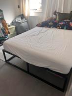 Bed met matras - 120x200 cm, Zwart, Ophalen of Verzenden, Zo goed als nieuw, Twijfelaar