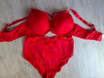 Rood lingeriesetje 105b slip 50-52, Nieuw, Ophalen of Verzenden, Lingerie of Zwemkleding, Rood
