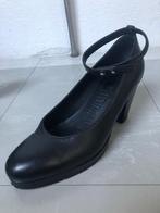A.F. Vandevorst pump zwart Hak wit 7,5 cm M 38,5 Zeer Goed, Kleding | Dames, Schoenen, Pumps, Zwart, Ophalen of Verzenden, Zo goed als nieuw