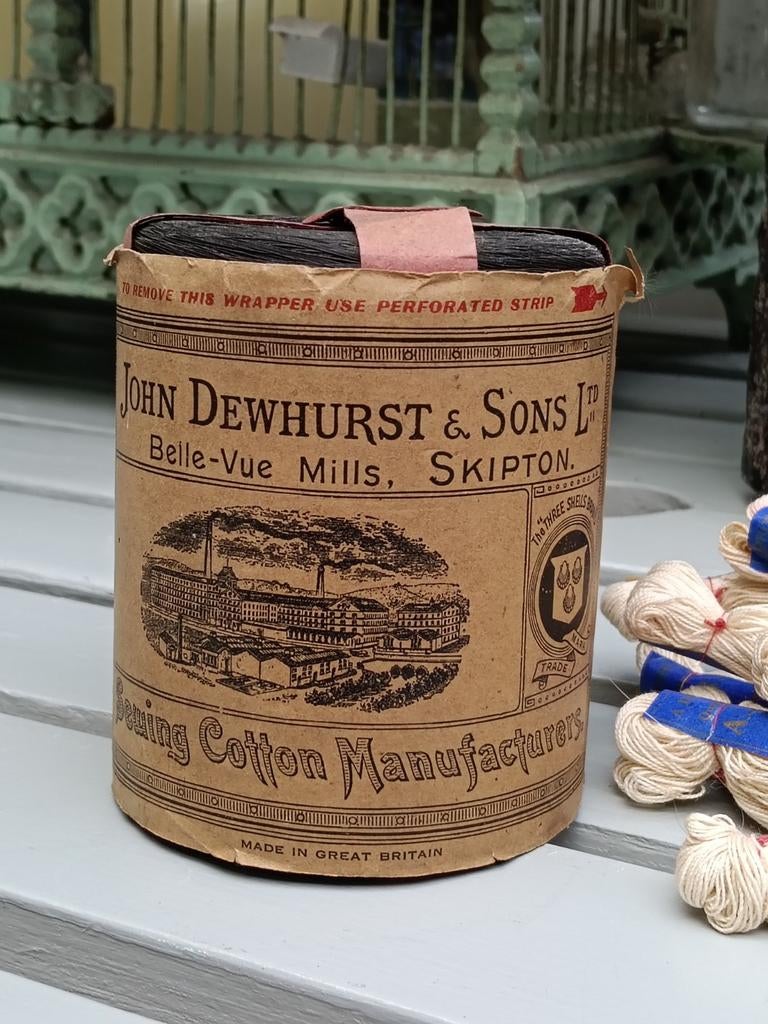 Antieke Engelse klos garen en antiek Frans borduurgaren, Antiek en Kunst, Ophalen of Verzenden