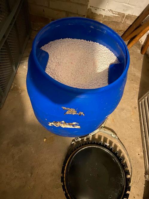 30 liter vat snel Dooikorrels strooikorrels strooizout, Tuin en Terras, Bestrijdingsmiddelen, Zo goed als nieuw, Onkruidbestrijding