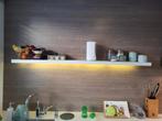 Twee Ikea Lack zwevende wandplank 80cm incl led verlichting, Huis en Inrichting, Woonaccessoires | Wandplanken en Boekenplanken