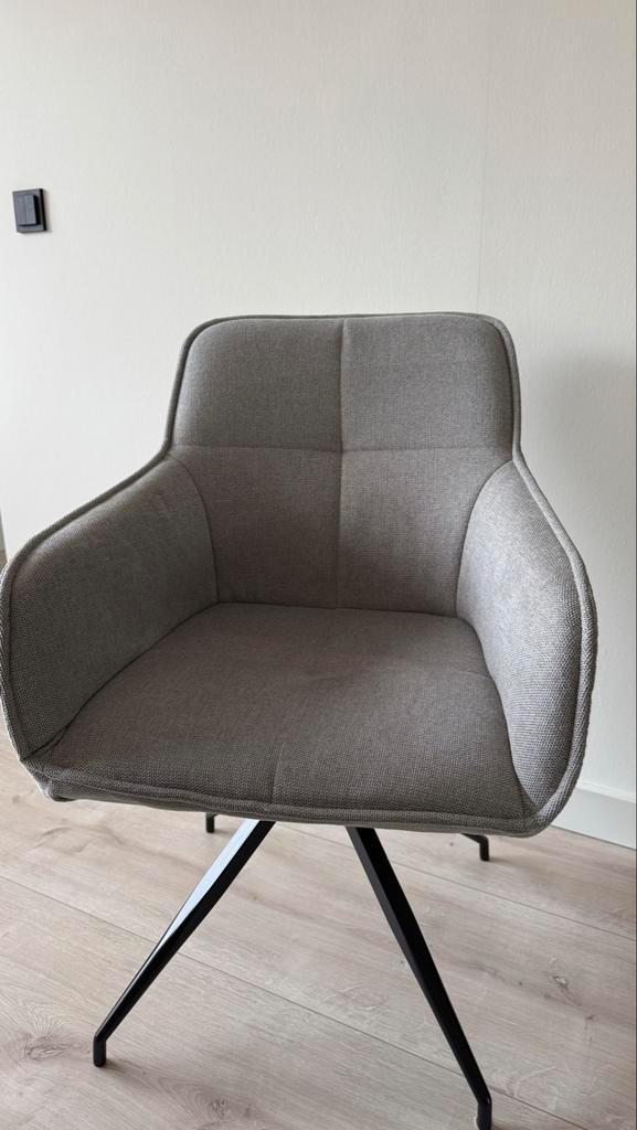 Grijze design stoel met armleuning 6 stuks, Huis en Inrichting, Stoelen, Zo goed als nieuw, Vijf, Zes of meer stoelen, Metaal