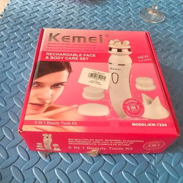 Kemei 5-in-1 Oplaadbare Gezichts- en Lichaamsverzorgingsset  beschikbaar voor biedingen