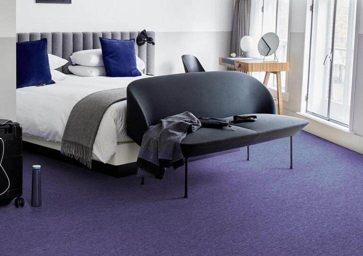 Heuga 530 paarse tapijttegels ruim 200m2 op voorraad, Huis en Inrichting, Stoffering | Vloerbedekking, Nieuw, Tapijttegels, Overige kleuren