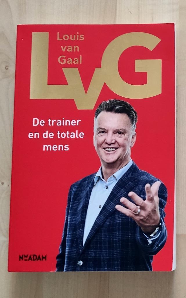 Louis van Gaal De trainer en de Totale Mens, Boeken, Biografieën, Zo goed als nieuw, Sport, Ophalen of Verzenden