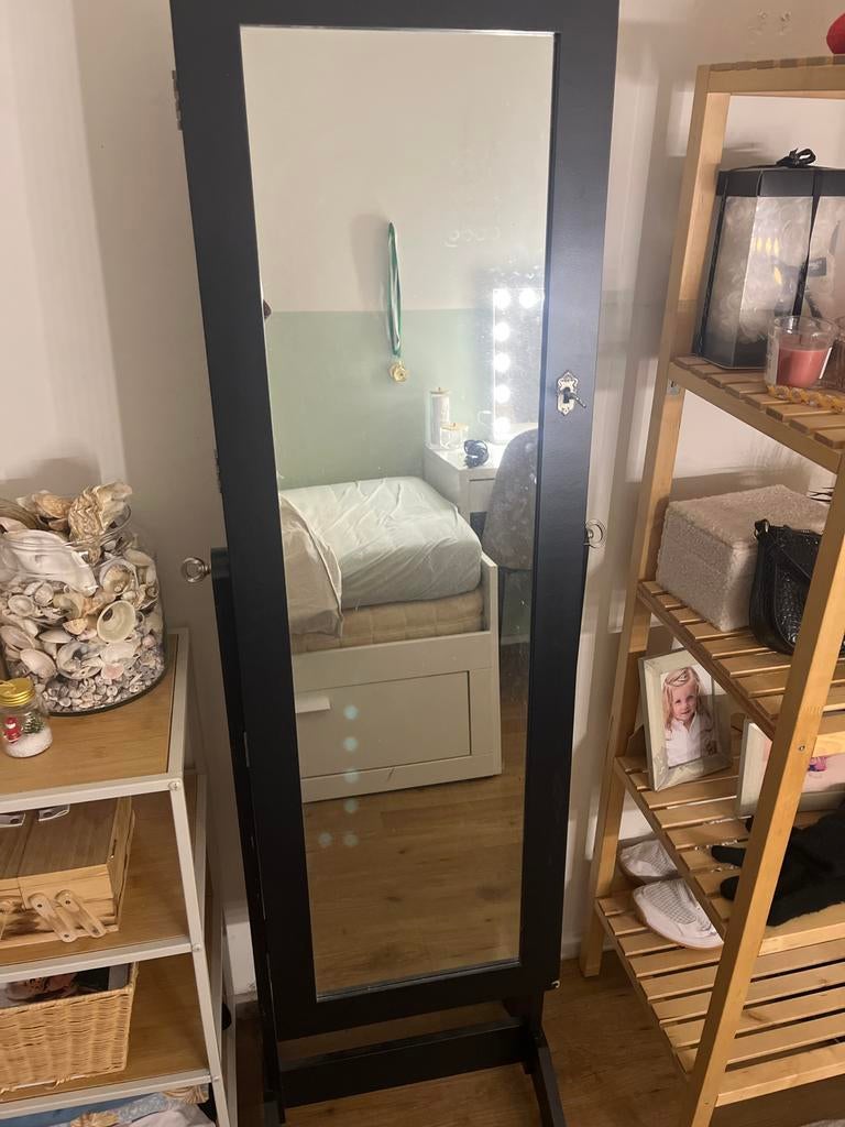 Mooie zwarte sieraden spiegelkast, Ophalen, Minder dan 50 cm, Gebruikt, 150 tot 200 cm