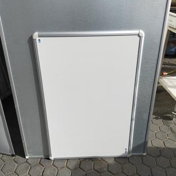 Whiteboard 60x90 cm beschikbaar voor biedingen