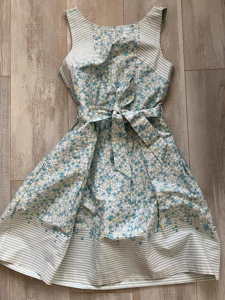 Romantische jaren 50 A-lijn jurk met ceintuur van Warehouse, Kleding | Dames, Jurken, Zo goed als nieuw, Maat 36 (S), Blauw, Boven de knie