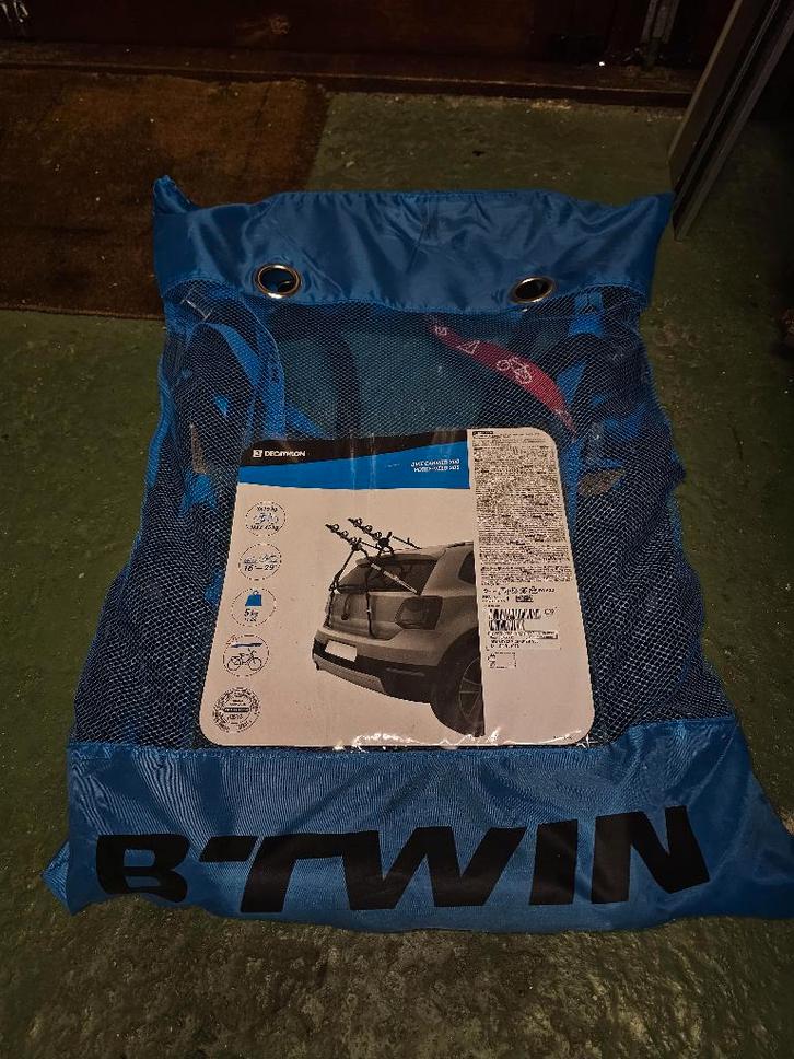 Fietsendrager Achterklep BTWIN 300 voor 2-3 fietsen, Auto diversen, Fietsendragers, Zo goed als nieuw, Achterklepdrager, 3 fietsen of meer