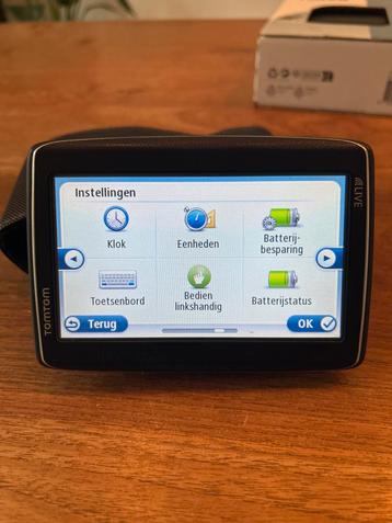 TomTom Navigatiesysteem met Kabel en Hoes beschikbaar voor biedingen
