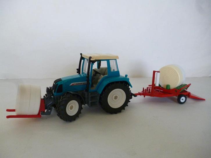 Siku Fendt Farmer 412 met Taarup balenwikkelaar 3861  1:32, Hobby en Vrije tijd, Modelauto's | 1:32, Gebruikt, Tractor of Landbouw