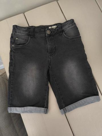 kindershort jogdenim zwart Hema NIEUW mt 146/152.  beschikbaar voor biedingen